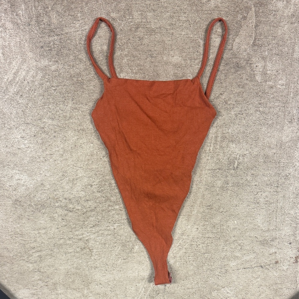 Lulus Open Cross Back Rust Ribbed Tank Bodysuit